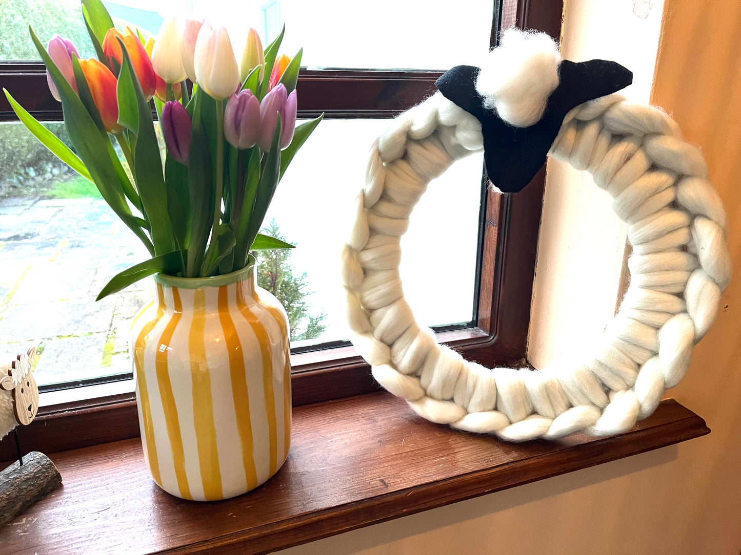 Cosy Throws Sheep Wreath